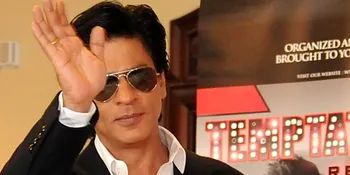 Kompak dan Lucu, AbRam dan Shahrukh Khan Pose Identik Bak Rapper