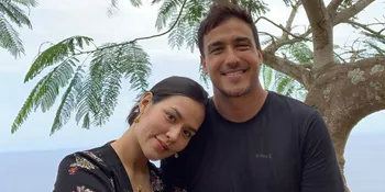 Kompak Pakai Kebaya Khas Gadis Bali, Raisa dan Baby Zalina Tampil Cantik Sampai Banjir Pujian