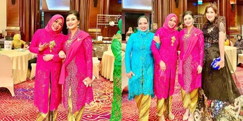 Kondangan, Ini 7 Potret Bella Saphira Tampil Memukau Pakai Kebaya Pink Cetar