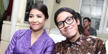 Konsep Busana Nikah Desta - Natasha Rizky Tiru The Beatles