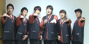 Konser Comeback 15 Tahun, Shinhwa Pasang Banner Raksasa