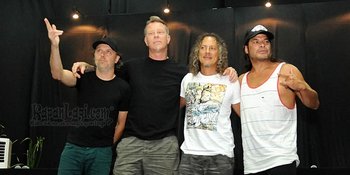 Konser di Indonesia, Metallica Bawakan Lagu Preman
