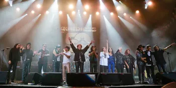 Konser Emas 50 God Bless Sukses, Personel Tetap Enerjik di Atas Panggung Meski Sudah Berusia 70-an