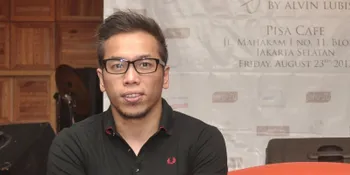 Konser, Ibu Sammy Simorangkir Nikmati Keindahan Suara Anaknya