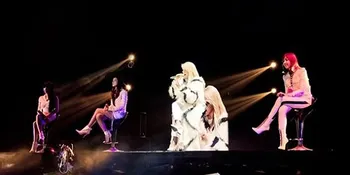 Konser Pertama di China, 2NE1 Sukses Pukau Fans