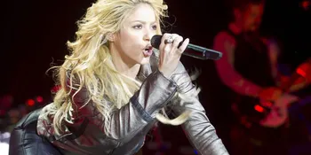 Konser Pertama Pasca Hamil, Shakira Enerjik dan Seksi!