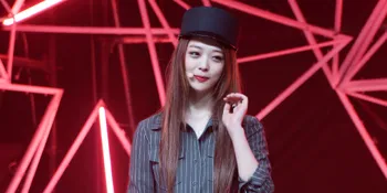 Korban Bully, Inikah Alasan Sesungguhnya Sulli Keluar Dari fx?