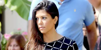 Kourtney Kardashian Jual Baju Bekas Untuk Biaya Melahirkan?