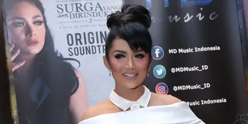 Krisdayanti Beri Kado Sepatu Untuk Ultah Kellen, Berapa Harganya?