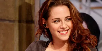 Kristen Stewart Mengaku Jatuh Cinta Pada Amy Adams