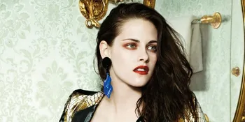 Kristen Stewart Sabet Gelar Wanita Berbusana Terbaik