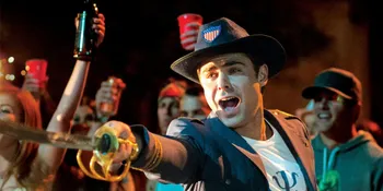 Kritikus Suka Zac Efron Saat Tampil Nakal