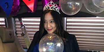 Krystal Ulang Tahun, Disuapin dan Dapat Kue Kocak Dari Jessica Jung