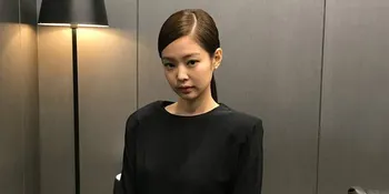 Kuku Palsu Jennie BLACKPINK Hilang Satu, Ternyata Nempel di ...