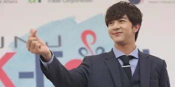Kunjungi K-Food Campus Festival, Thunder Eks MBLAQ Bikin Heboh