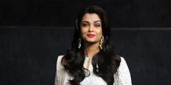 Kunjungi Kampus, Aishwarya Rai Menari Seru di Depan Kelas