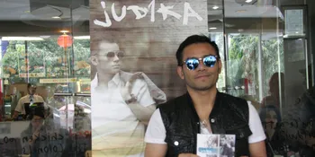 Kunjungi Kantor KapanLagi.com®, Judika Temukan 'Saingan' Syahrini