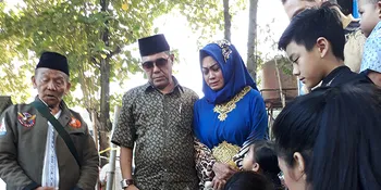 Kunjungi Makam, Keluarga Julia Perez Masih Merasa Kehilangan