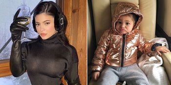 Kylie Jenner &#38; Stormi Webster Kembaran Baju untuk Pesta Natal, Cantik Banget!