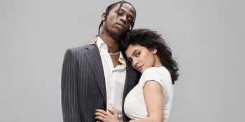 Kylie Jenner &#38; Travis Scott Cerita Soal Pertemuan Pertama Mereka