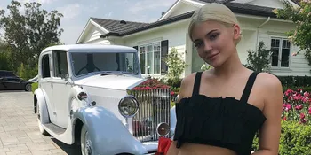 Kylie Jenner Dapatkan Hadiah Super Mewah di Ulang Tahun Ke-21