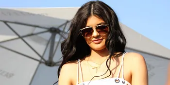Kylie Jenner Dikabarkan Tengah Hamil Dua Bulan!