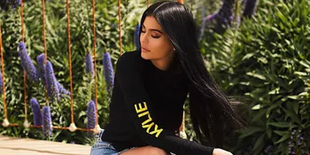 Kylie Jenner Unggah Foto &#38; Umumkan Nama Bayinya di Instagram