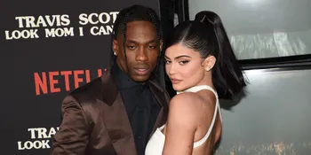 Kylie Jenner Unggah Foto Telanjang di Pelukan Travis Scott
