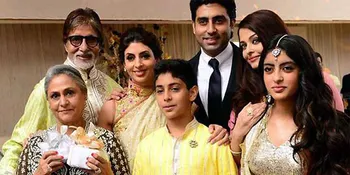 Lagi, Cucu Cantik Amitabh Bachchan Tampil Modis Menggoda