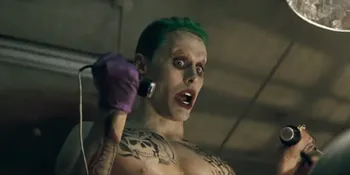 Lagi, Jared Leto Kirim Bingkisan Aneh Kepada Tim 'SUICIDE SQUAD'