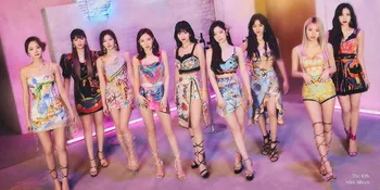 Lagi Jatuh Cinta? Berikut 5 Lagu Twice Yang Bakal Bikin Kamu Makin Berbunga-Bunga