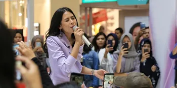 Lagi Males Pikirin Outfit, Maudy Ayunda Punya Baju-Baju Jagoan Yang pasti Catchy