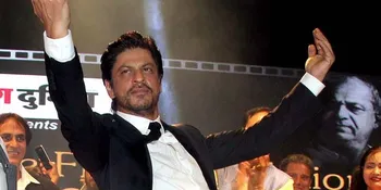 Lagi! Shahrukh Khan Pamer Chocolate Abs, Macho Maksimal