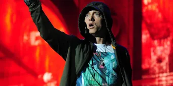 Lagu 'Rap God' Dinyanyikan Bermodal Gitar? Lihat Aksi 2 Cowok Ini