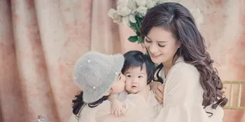 Lahir di Inggris Anak Astrid Tiar Tak Bisa Adaptasi Panas Jakarta