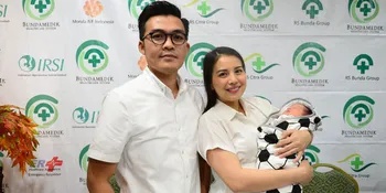 Lahirkan Anak Pertama, Keluarga Besar Tya Ariestya Heboh