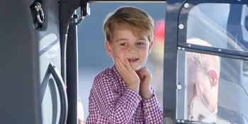 Laku Keras, Berapa Harga Sepatu Yang Dikenakan Pangeran George?