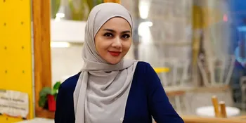 Lama Tak Muncul, Jenita Janet Kini Cantik Dalam Balutan Hijab