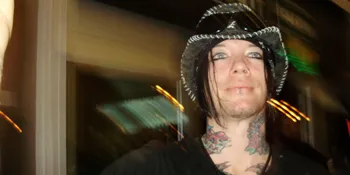 Lamar Pakai Helikopter, Gitaris Guns N Roses Diselidiki Polisi