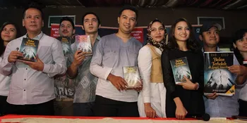 Lawan 'STAR WARS', 'BULAN TERBELAH DI LANGIT AMERIKA' Tak Takut!