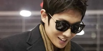 Lee Joon MBLAQ Sapa Fans di Tengah Udara Dingin Korea