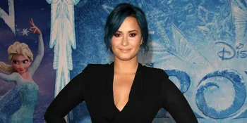 Lelah dan Berkeringat, Demi Lovato Tetap Tampil Cantik!