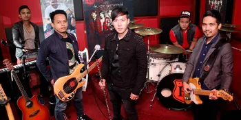 Lelang Gitar Untuk Korban Kelud, Repvblik Dapat 25 Juta Rupiah