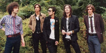 Lempar Single Aneh, Fans The Strokes Bereaksi