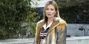 Lepas Bra, Kate Moss Malah Jadi Seram dan Gagal Seksi