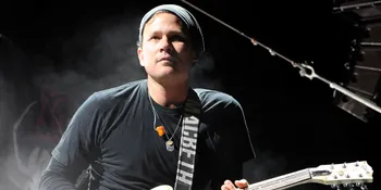 Lewat Video Dokumenter, Tom Ungkap Alasan Cabut Dari Blink 182