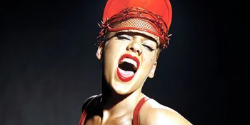 Lho! Gaun Pink dan Kim Kardashian Kok Sama?