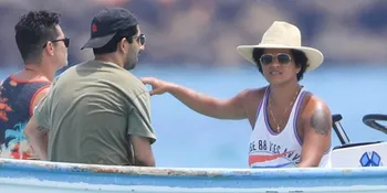 Liburan Bareng Pacar ke Meksiko, Tubuh Bruno Mars Jadi Sorotan