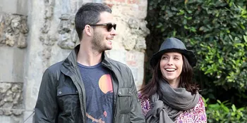 Liburan di Italia, Jennifer Love Hewitt Pamer Cincin Tunangan