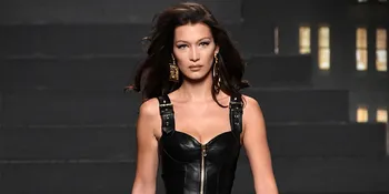 Liburan ke Abu Dhabi Bareng The Weeknd, Bella Hadid Puji Keindahan Masjid Ini